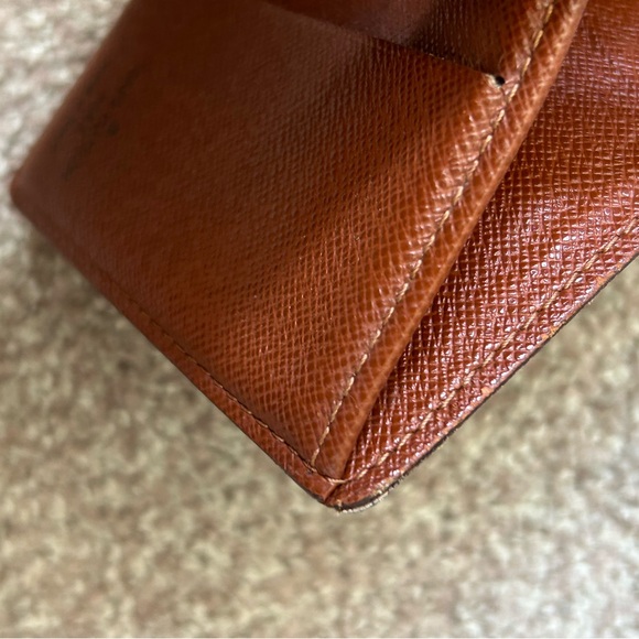 Louis Vuitton bifold wallet for men - Picture 6 of 11